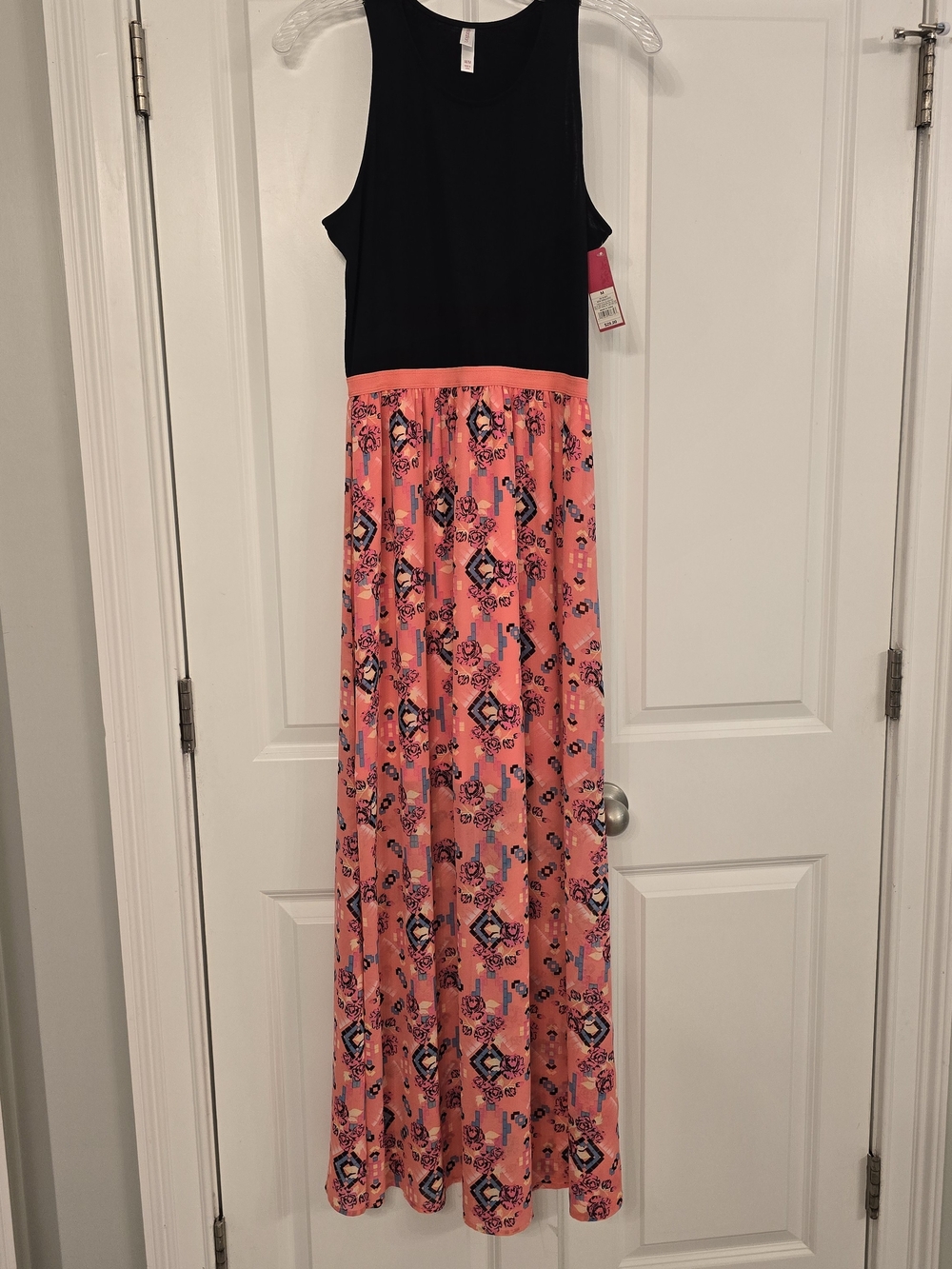 NWT Sleeveless Maxi Dress Black Top Coral Geometric Print Skirt